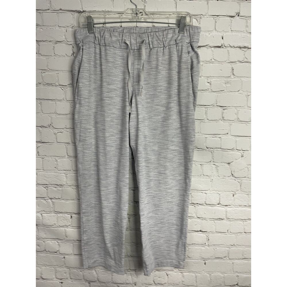 Lululemon On The Fly Crop Pant We Are From Space Nimbus Battleship White Gray 8